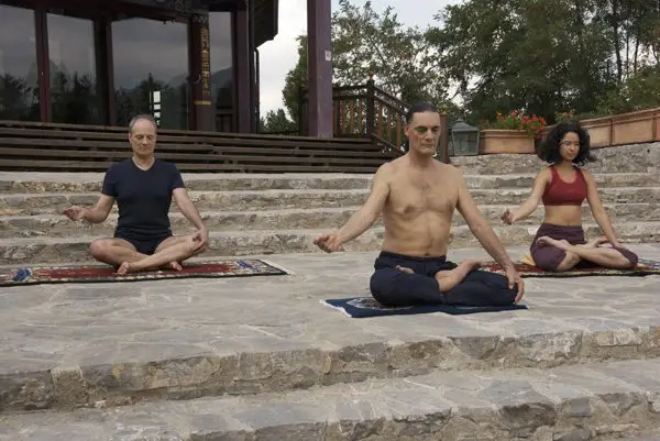 praticanti di yantra yoga