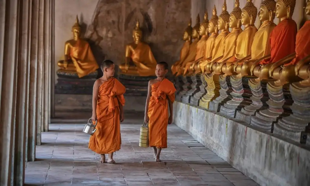 monaci monastero buddista
